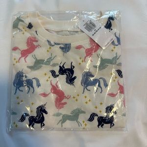NWT Girls Old Navy Unicorn Short Sleeve top. Size 4T.